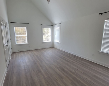 111 Pearl Street - Photo Thumbnail 44