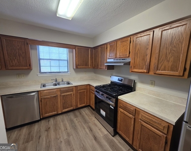 300 Handley Ct A - Photo Thumbnail 4