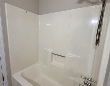 300 Handley Ct A - Photo Thumbnail 12