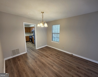 300 Handley Ct A - Photo Thumbnail 5