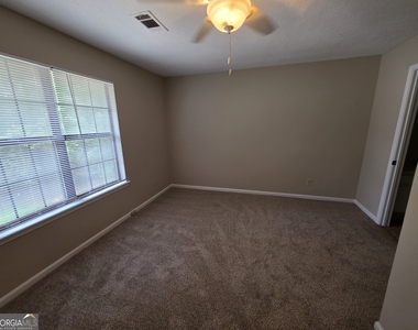 300 Handley Ct A - Photo Thumbnail 13