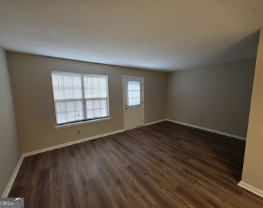 300 Handley Ct A - Photo Thumbnail 6
