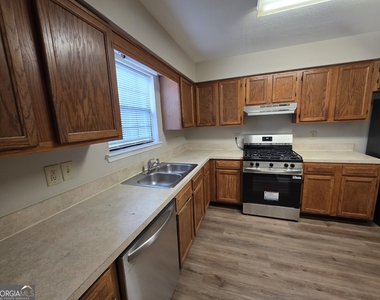 300 Handley Ct A - Photo Thumbnail 2