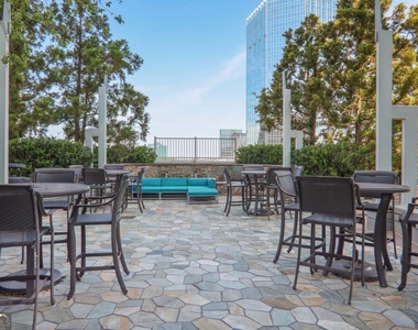 3324 Peachtree Road Ne - Photo Thumbnail 4