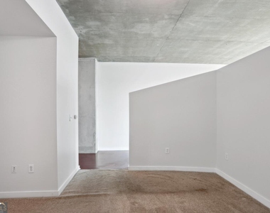 3324 Peachtree Road Ne - Photo Thumbnail 17
