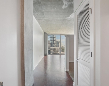 3324 Peachtree Road Ne - Photo Thumbnail 7