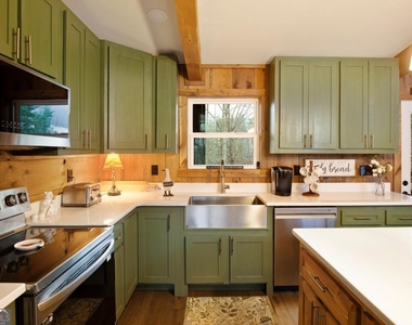 642 Crabapple Drive - Photo Thumbnail 5