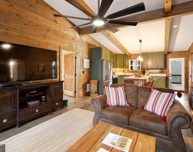 642 Crabapple Drive - Photo Thumbnail 3
