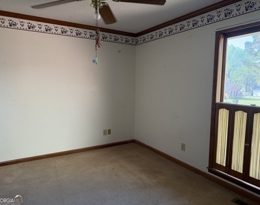 206 Ridge Circle - Photo Thumbnail 12