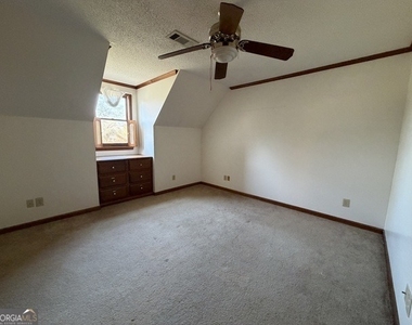 206 Ridge Circle - Photo Thumbnail 17