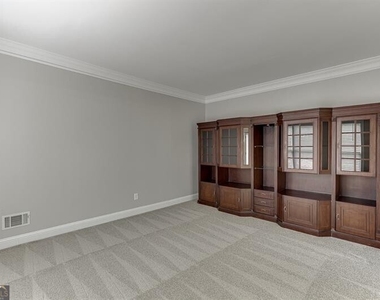 9345 Riverclub Parkway - Photo Thumbnail 5