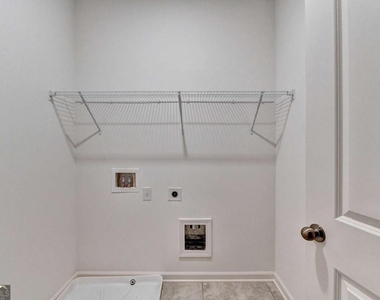 477 Danville Avenue - Photo Thumbnail 44