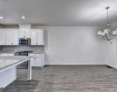 477 Danville Avenue - Photo Thumbnail 18