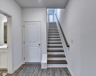 477 Danville Avenue - Photo Thumbnail 2