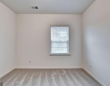 477 Danville Avenue - Photo Thumbnail 42