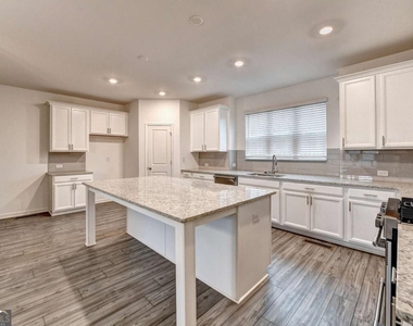 477 Danville Avenue - Photo Thumbnail 26