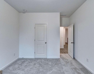477 Danville Avenue - Photo Thumbnail 43
