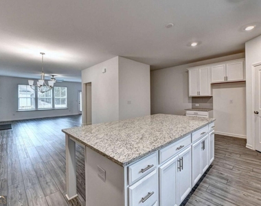 477 Danville Avenue - Photo Thumbnail 27