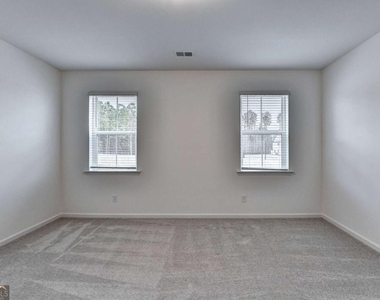 477 Danville Avenue - Photo Thumbnail 5