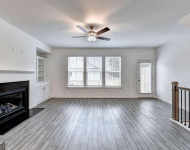 477 Danville Avenue - Photo Thumbnail 13
