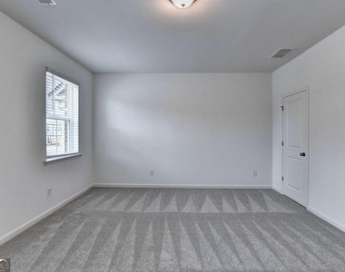 477 Danville Avenue - Photo Thumbnail 4