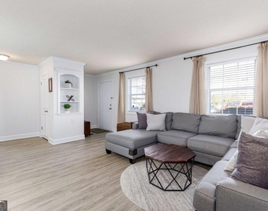 6900 Roswell Road - Photo Thumbnail 7