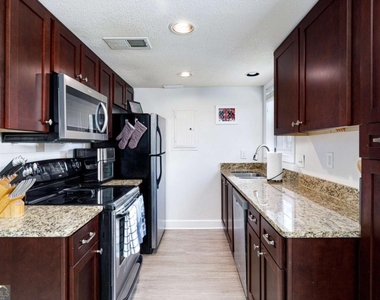 6900 Roswell Road - Photo Thumbnail 11