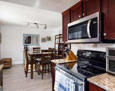 6900 Roswell Road - Photo Thumbnail 13