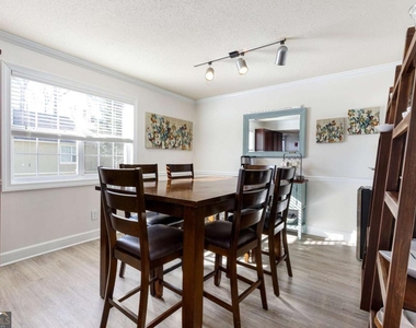 6900 Roswell Road - Photo Thumbnail 9