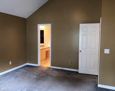 5955 Graywood Circle - Photo Thumbnail 21