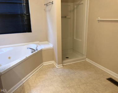 5955 Graywood Circle - Photo Thumbnail 25