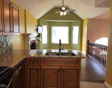 5955 Graywood Circle - Photo Thumbnail 12