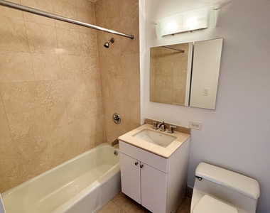 West 48th Street - Photo Thumbnail 10