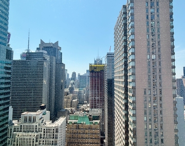 West 48th Street - Photo Thumbnail 11