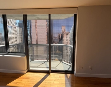 West 48th Street - Photo Thumbnail 2