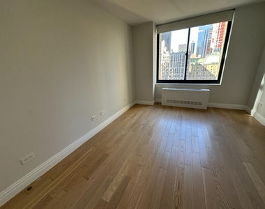 47th Street & 8th Ave - Photo Thumbnail 11