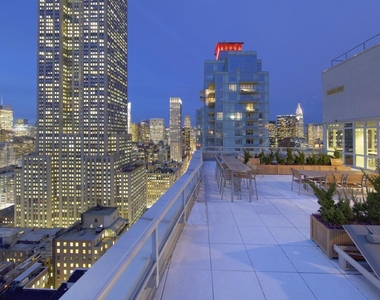 5th Avenue - Photo Thumbnail 16