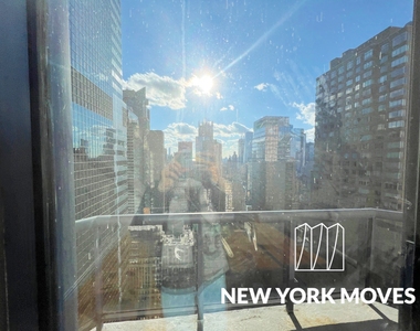 West 48th Street - Photo Thumbnail 1