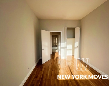 West 48th Street - Photo Thumbnail 6