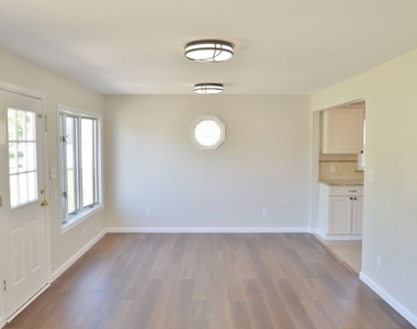 35 Troy Rd - Photo Thumbnail 9