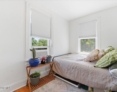 1001 Fifth Avenue - Photo Thumbnail 18