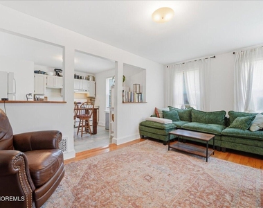1001 Fifth Avenue - Photo Thumbnail 12