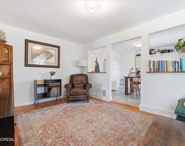 1001 Fifth Avenue - Photo Thumbnail 11