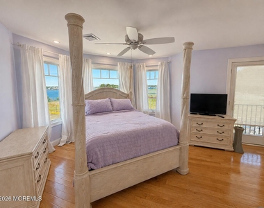 550 Whiting Avenue - Photo Thumbnail 10