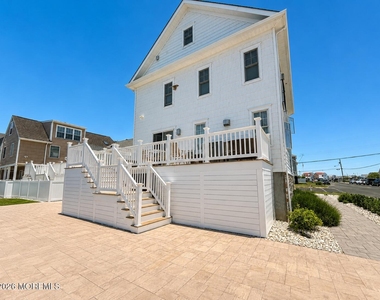 550 Whiting Avenue - Photo Thumbnail 23