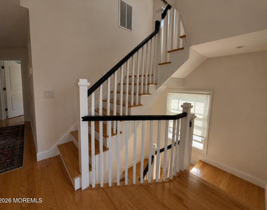 550 Whiting Avenue - Photo Thumbnail 9