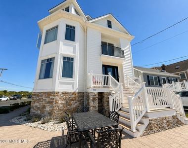 550 Whiting Avenue - Photo Thumbnail 1