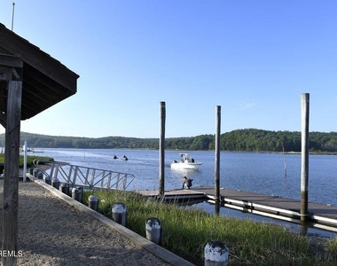 18 Meadowbrook Avenue - Photo Thumbnail 16