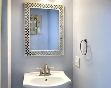 18 Meadowbrook Avenue - Photo Thumbnail 12