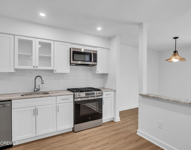86 Holly Drive - Photo Thumbnail 3